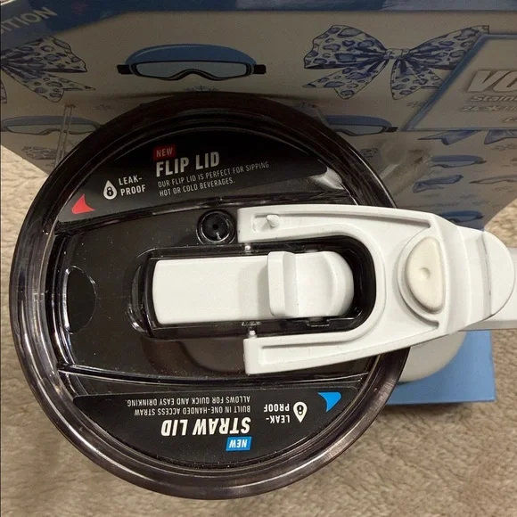 HYDRAPEAK “Ski Blue Bow" Limited Edition Hydrapeak 40oz Voyager Tumbler - Picture 8 of 10